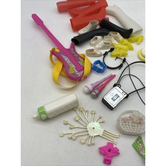 Vintage Barbie Mixed Shoes and Accessories - Picture 2 of 10